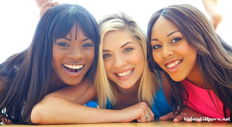 Обалденный оргазм у девчонок.